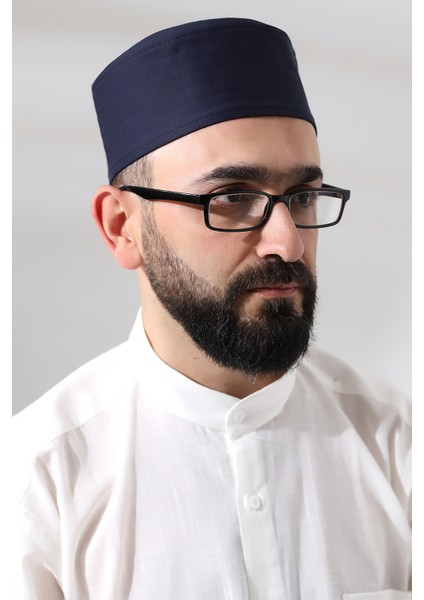 Lacivert Kapitone Elif Vav Nakışlı Kalıp Namaz Takkesi