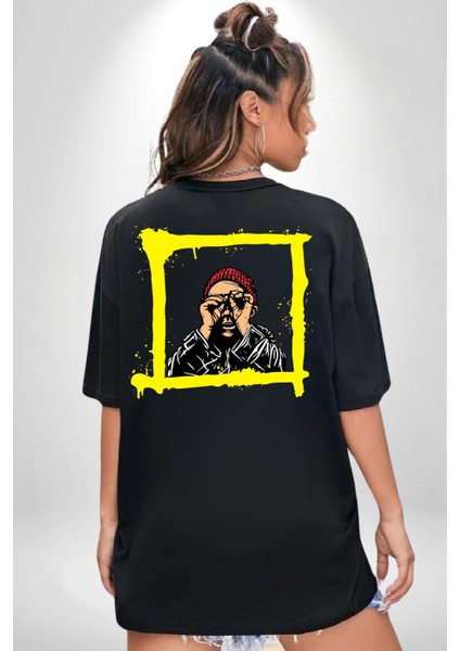 Fantastik Sanatsal Yeni Nesil Kırmızı Bere El Ile Dürbün Siyah Oversize Kadın Erkek Ön ve Sırt Baskılı T-Shirt indirimleri