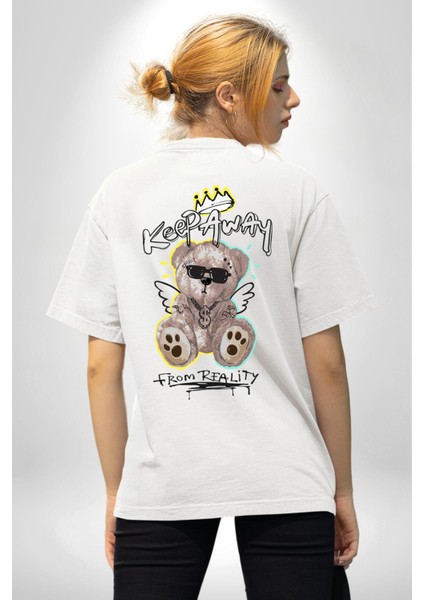 Gerçeklikten Uzak Tutun Beyaz Oversize Kadın Erkek Ön ve Sırt Baskılı T-Shirt fiyatları