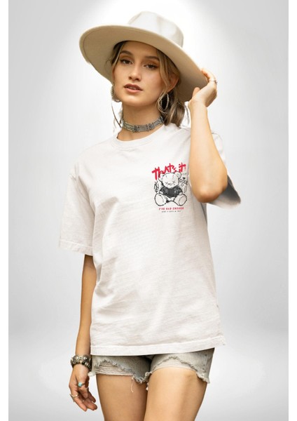 Gerçeklikten Uzak Tutun Beyaz Oversize Kadın Erkek Ön ve Sırt Baskılı T-Shirt modelleri