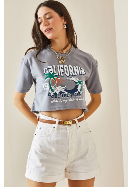 Füme Baskılı Bisiklet Yaka Crop T-Shirt 5YXK1-48565-33 modelleri