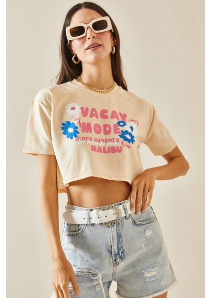 Bej Baskılı Bisiklet Yaka Crop T-Shirt 5YXK1-48564-25 modelleri