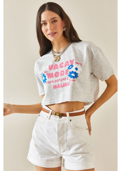 Gri Baskılı Bisiklet Yaka Crop T-Shirt 5YXK1-48564-03 fiyatları