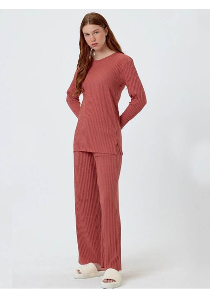 Mevsimlik Uzun Kollu Likralı Kadın Pijama Takımı 2026