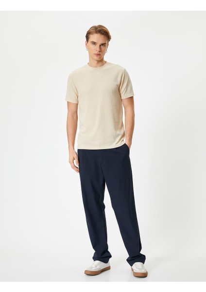 Slim Fit Tişört Bisiklet Yaka Kısa Kollu Dokulu modelleri