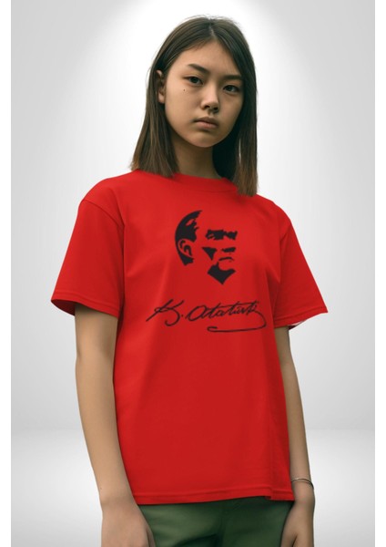 Kemal Atatürk Imza ve Silüet Pamuklu Bisiklet Yaka Kadın Erkek Oversize Boyfriend Dijital Baskılı Kırmızı T-Shirt
