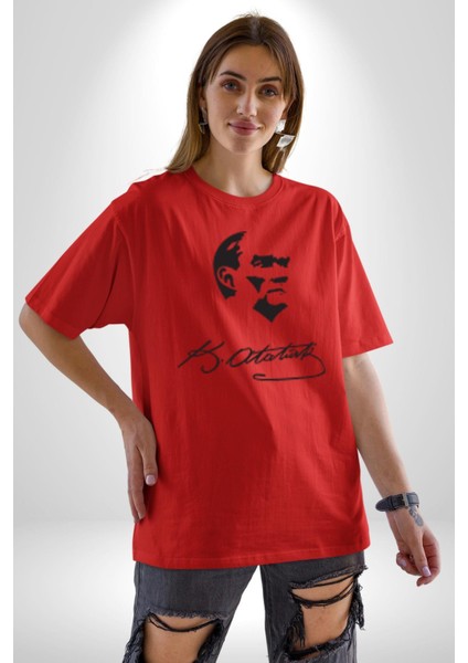 Kemal Atatürk Imza ve Silüet Pamuklu Bisiklet Yaka Kadın Erkek Oversize Boyfriend Dijital Baskılı Kırmızı T-Shirt