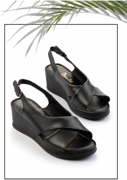Kadın Dolgu Topuklu Ayakkabı Siyah Hakiki Deri ile Konforlu Kullanım