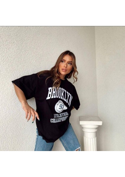 Ben Özgürüm 0 Yaka Brooklyn Baskı Nakışlı Oversize Kadın T-Shirt