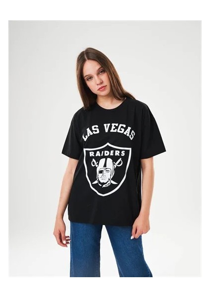 Ben Özgürüm Bis Yaka Ön Las Vegas Yazı Çift Kılıçlı Korsan Kafa Kadın T-Shirt