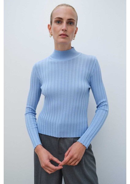 Açık Mavi Yarım Boğazlı Kadın Kazak