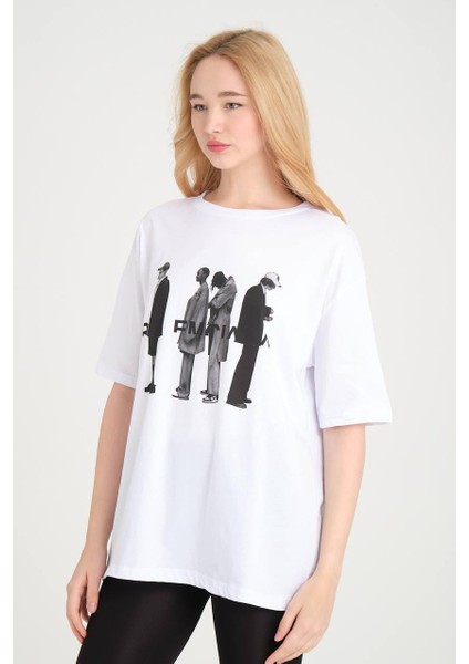0 Yaka Adamlar Baskılı Oversize Kadın T-Shirt