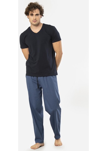 V Yaka Kısa Kol T-Shirt ve Cepli Ekoseli Alt Pijama Takım modelleri