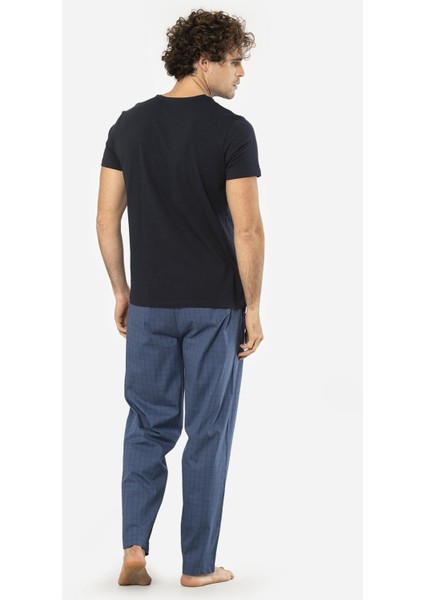 V Yaka Kısa Kol T-Shirt ve Cepli Ekoseli Alt Pijama Takım fırsatları