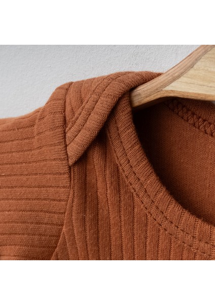 % 100 Pamuklu Tarçın Renk Badi ve Sevimli Ayıcık Desenli Pantolonlu Unisex Alt Üst 2’li Bebek Takımı fırsatları