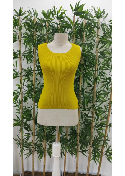 Kadın Kolsuz Sırt Çapraz Detay Triko Bluz fırsatları