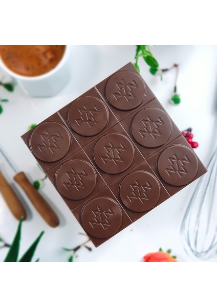 Çilekli Badem Çikolata Rüyası Sütlü 80GR