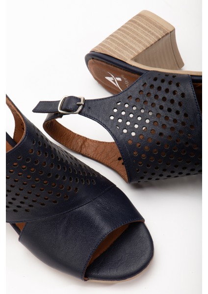 Kadın Deri Yazlık Lazer Kesim Topuklu Sandalet 2208 Yazlık Lacıvert 40 fırsatları