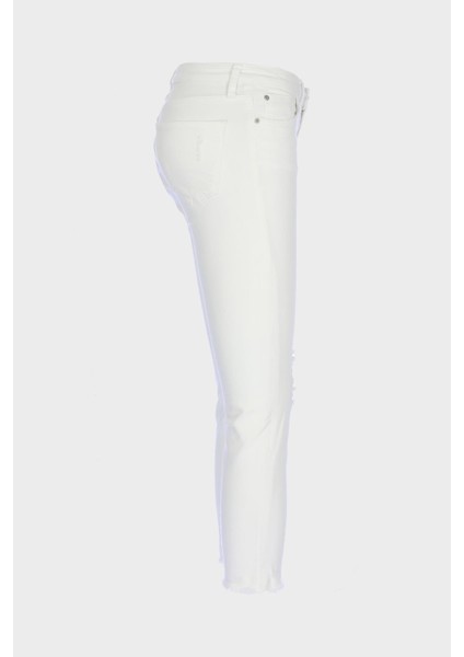 Naomi Beyaz Normal Bel Yıpratma Detaylı Paçası Kesikli Skinny Fit Jean Pantolon C 4526-056 fırsatları