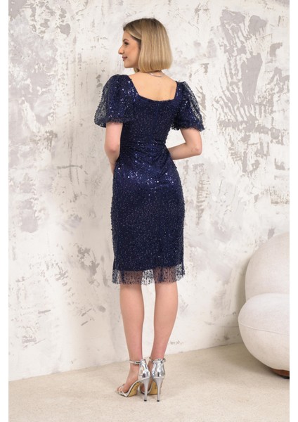 Önü Yırtmaçlı Lacivert Abiye Elbise