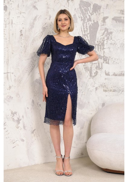 Önü Yırtmaçlı Lacivert Abiye Elbise