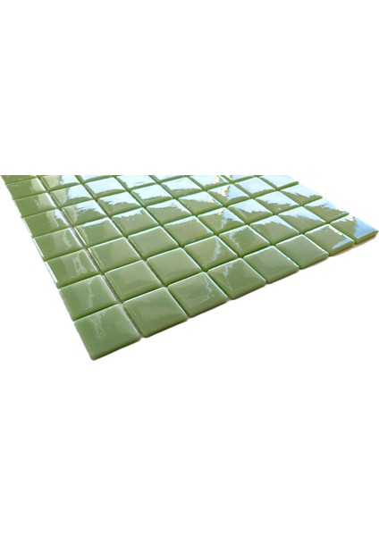 Mutfak Tezgah Arası, Havuz, Banyo ve Yaşam Alanlarının Tüm Yüzeyleri Için Cam Mozaik. Cam Ölçüsü: 38X38 Mm. File Ölçüsü: 31.5X31.5 Cm. Renk: Mint Yeşili. (1 Koli=11 File Karo=1 M2 Fiyatıdır)