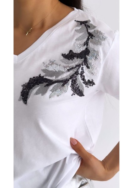 Kadın Yeni Sezon %100 Pamuk Yaprak Desenli Işlemeli T-Shirt fiyatları