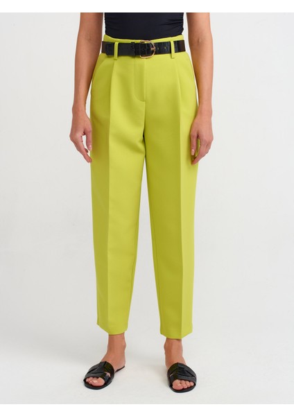 71303 Kabartma Kemerli Havuç Fit Pantolon-Fıstık Y. modelleri