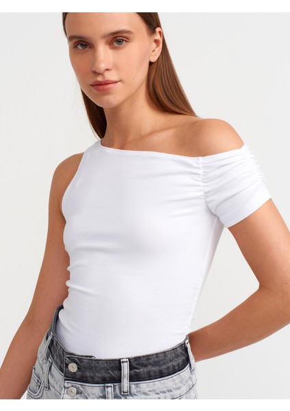 30977 Büzgülü Asimetrik Top-Beyaz