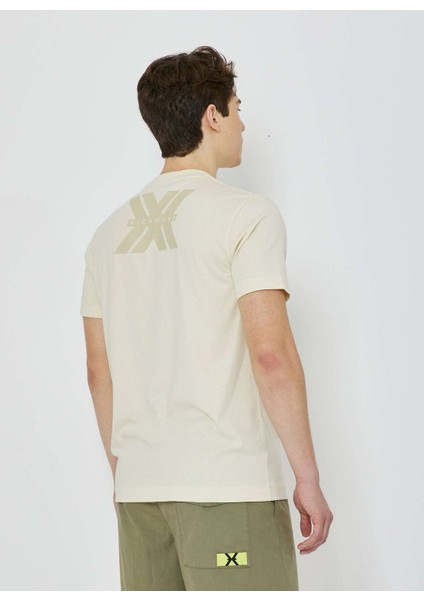 Bisiklet Yaka Kırık Beyaz Erkek T-Shirt UMP24013TS fırsatları