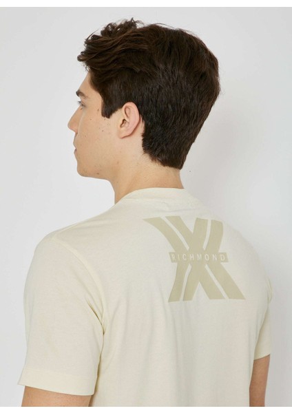 Bisiklet Yaka Kırık Beyaz Erkek T-Shirt UMP24013TS indirimleri