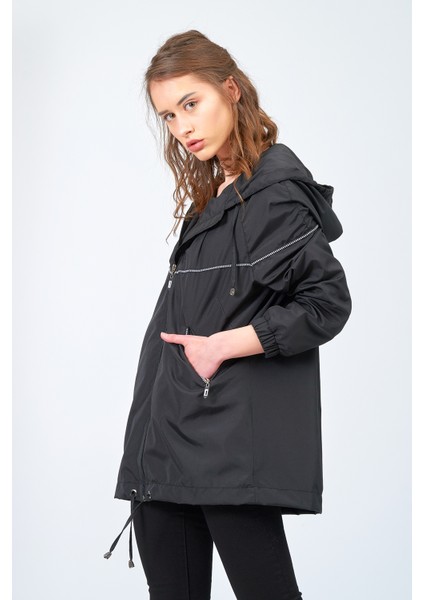 Kadın Siyah Yağmurluk modelleri