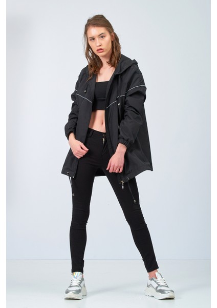 Kadın Siyah Yağmurluk