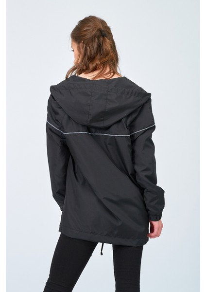 Kadın Siyah Yağmurluk indirimleri