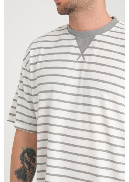 Zarf Yaka Detaylı Çizgili Oversize T-Shirt - Mint Yesili
