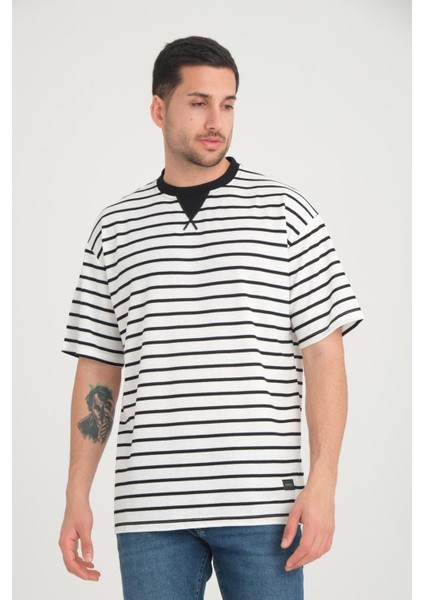 Zarf Yaka Detaylı Çizgili Oversize T-Shirt - Siyah
