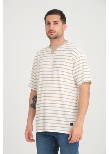 Zarf Yaka Detaylı Çizgili Oversize T-Shirt - Kum Beji fırsatları