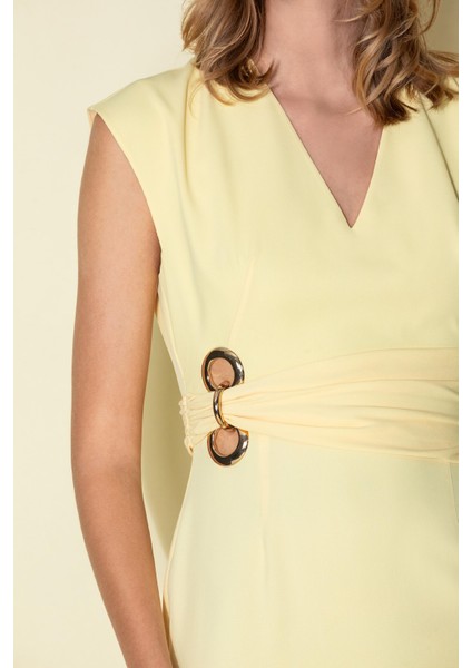 Halka Detaylı Yırtmaçlı Elbise 24S40424 fırsatları