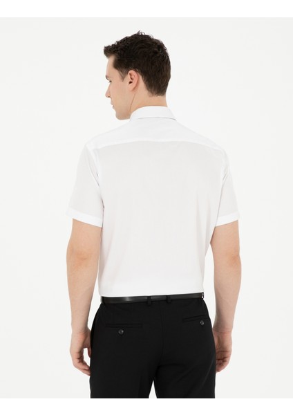 Erkek Beyaz Regular Fit Kısa Kollu Basic Gömlek 50286403-VR013