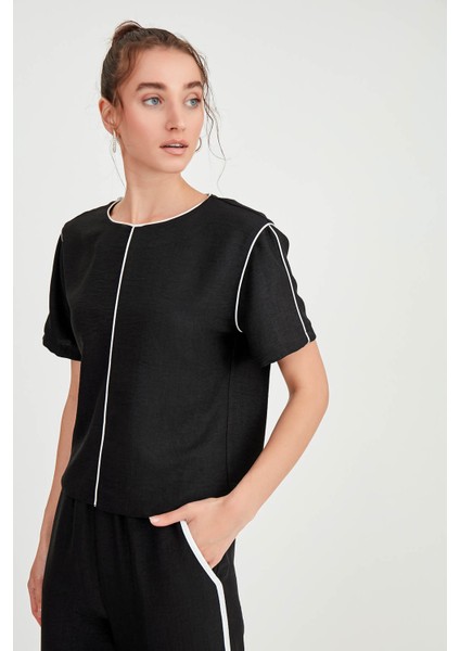 Yuvarlak Yaka Şerit Detaylı Bluz modelleri