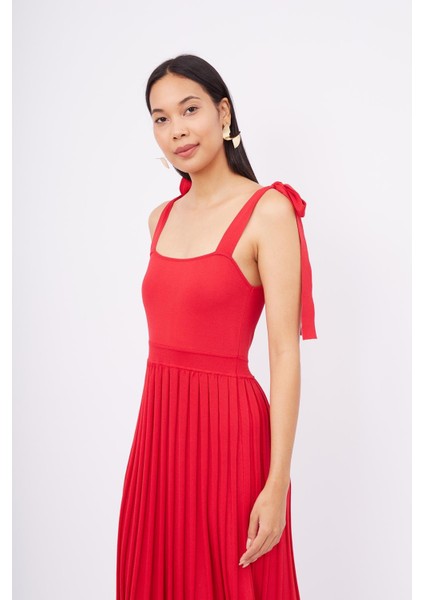 Styleboom x Peraluna Kelly Dress Askılı Bağlama Detaylı Rahat Kesim Midi Boy Yazlık Kadın Triko Elbise - Kırmızı fiyatları
