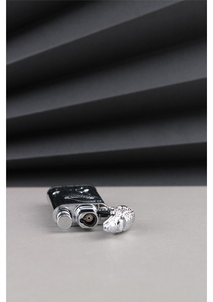 Gümüş Timsah Işlemeli Kabartmalı Timsah Çakmak 24CSM927MR002 fırsatları