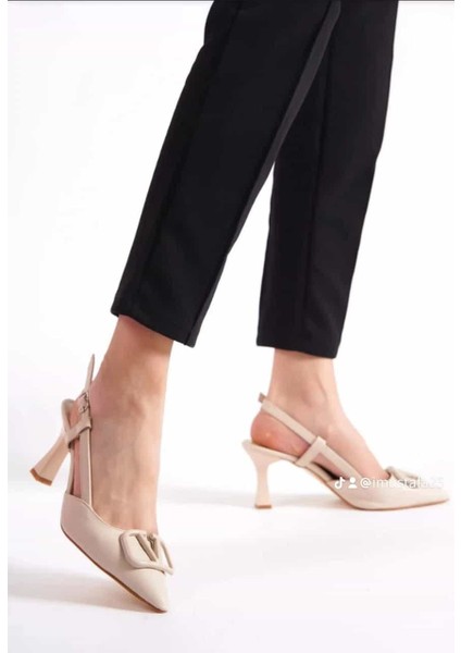 3033 Kadın Sivri Burun Tokalı Arka Açık Stiletto Bej