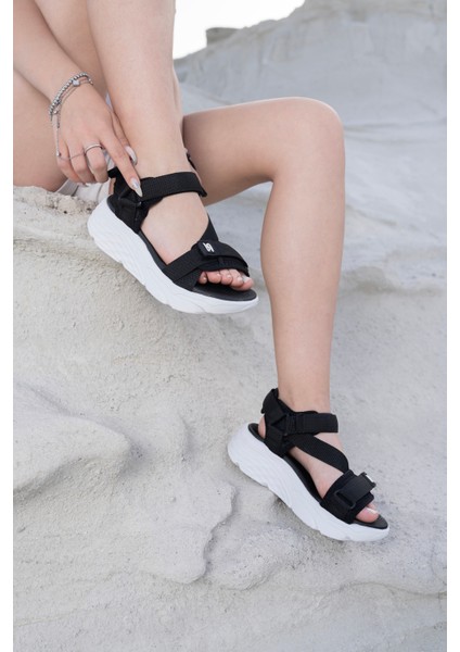 Kadın Dolgu Topuk Cırtlı Günlük Spor Sandalet SS001-0178.Siyah Beyaz