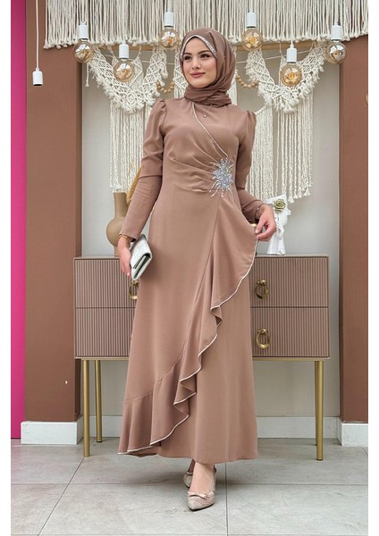 Bel Kısmı Taş Işlemeli Fırfır Görünümlü Elbise Vizon modelleri