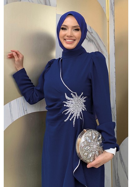 Bel Kısmı Taş Işlemeli Fırfır Görünümlü Elbise Lacivert fırsatları