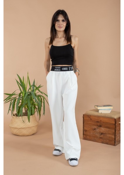 Beyaz Kadın Beli Yazı Detaylı Pantolon