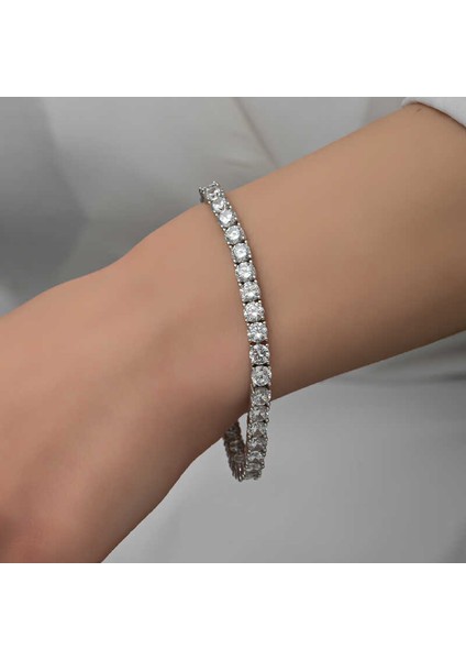 Gümüş Işıklı Kutulu 4 mm Beyaz Taşlı Su Yolu Kadın Bileklik fırsatları