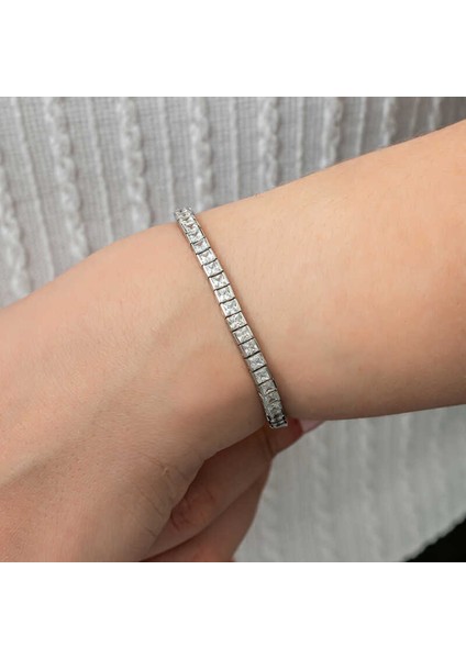 Gümüş Beyaz Taşlı Su Yolu Kadın Bileklik modelleri