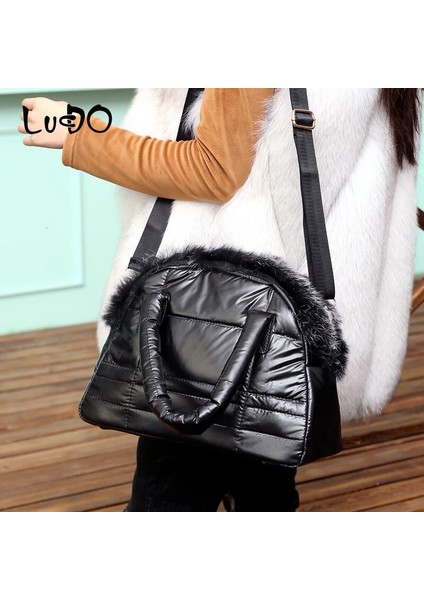 Kırmızı Gül 34X25X14CM Lucdo Marka Lüks Çanta 2022 Yeni Kış Kadın Sıcak Uzay Pamuk Kabuk Çanta Tasarımcısı Tavşan Kürk Çanta Bayan Omuz Çantası (Yurt Dışından) indirimleri